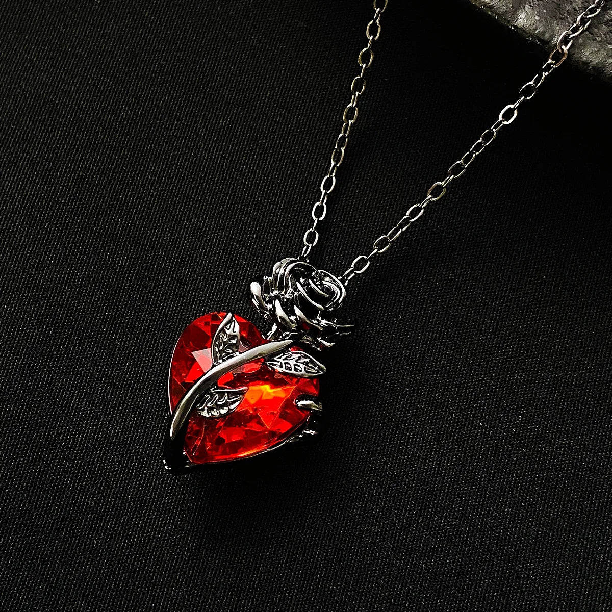 Gothic Rose Red Heart Necklace – Y2K Grunge